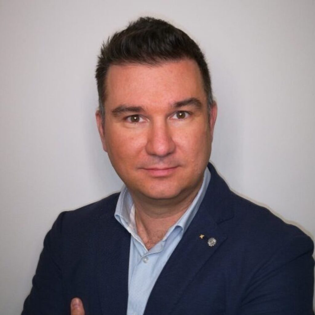 cross-5-cristian-compagno